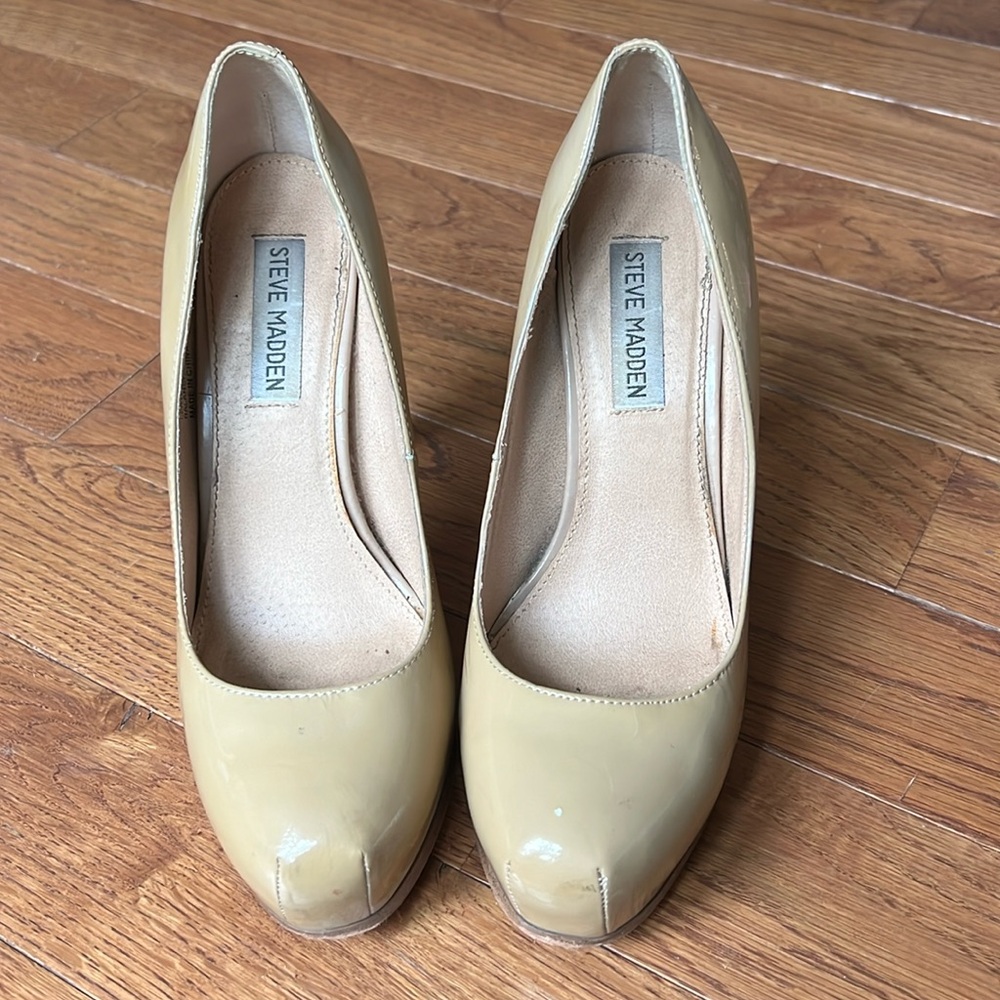 Steve Madden stacked nude patent heels